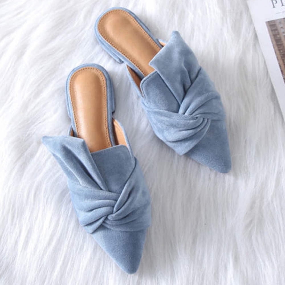 Very stylish loafers👑💚